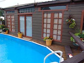 poolhouse